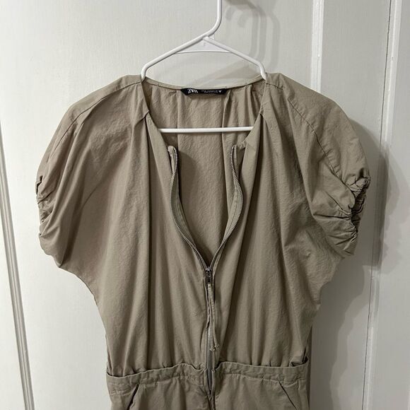 Zara Tan Jumpsuit with Puffed Sleeves and Elastic Waist - Picture 4 of 4